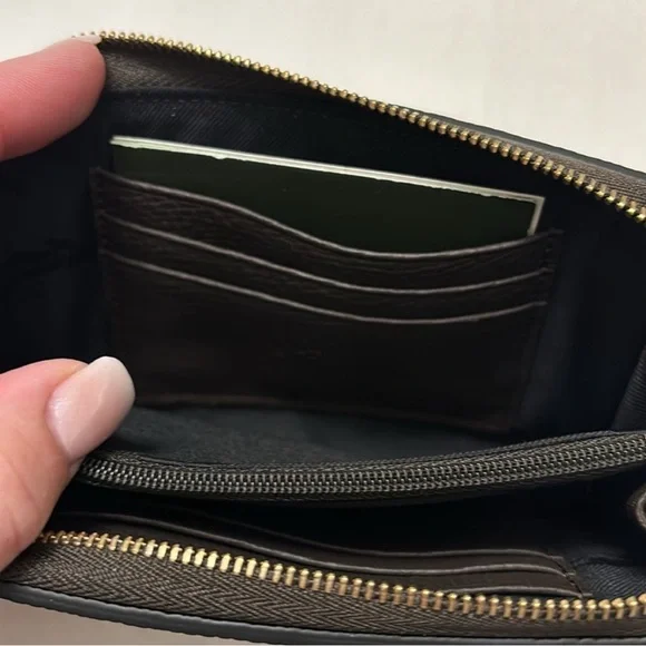 Brand new Longchamp Mailbox Zip around wallet - Picture 5 of 10
